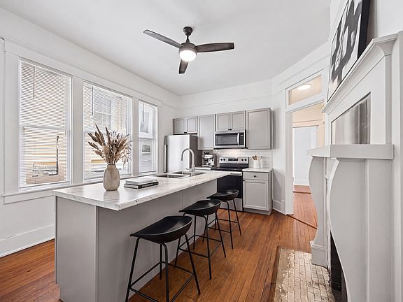 2nd image of 810 Barnard St
