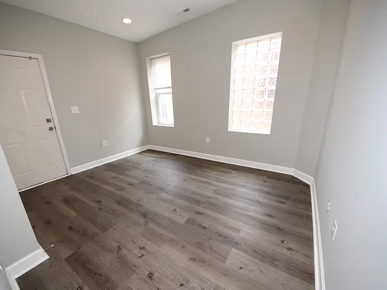 2443 Callow Ave #3 — Photo 21