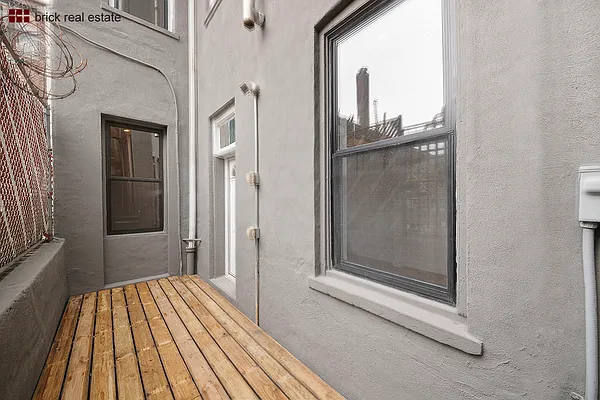 Sold by Brick Real Estate | media 19