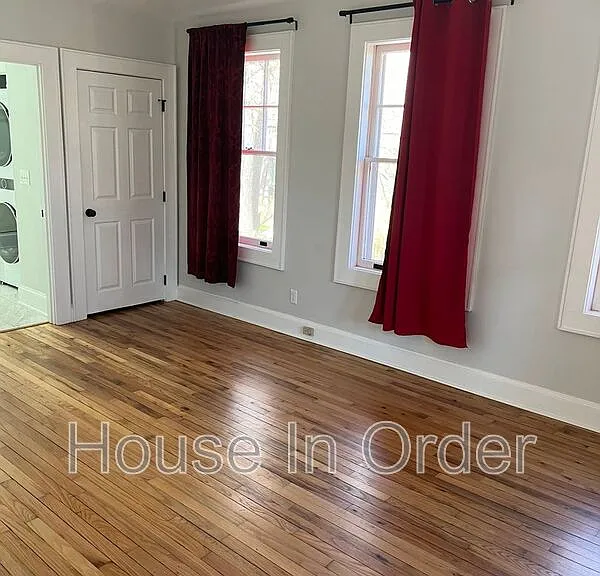 127 W Chestnut St — Photo 8