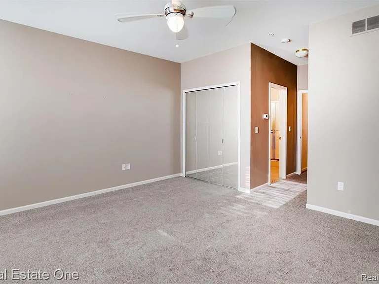 536 Graten St — Photo 11