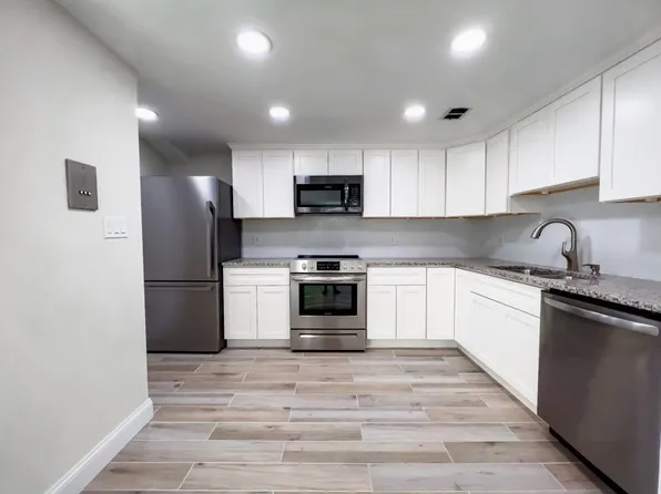 592 American Legion Hwy APT 3, Roslindale, MA 02131