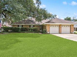 108 Gondrella Dr, Belle Chasse, LA 70037