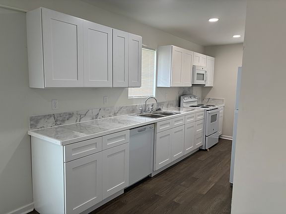 5th image of 1525 Montagne St #D