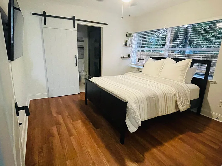 1740 W Pine St — Photo 11