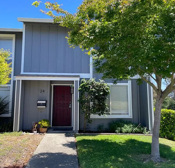 24 Park Ln — Photo 3