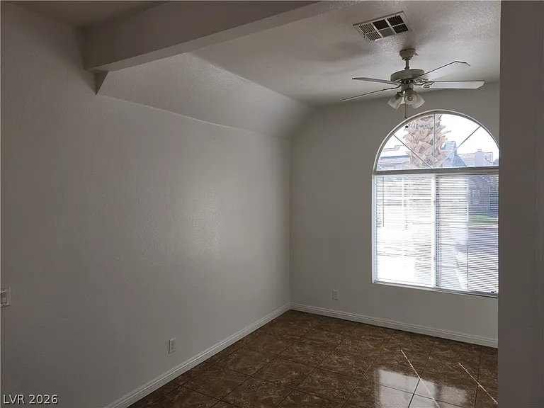6556 Bradford Ln — Photo 8