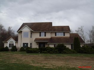 233 Orchard View Dr, Effort, PA 18330