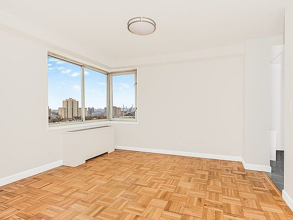 4th image of 3333 Henry Hudson Pkwy APT 19W