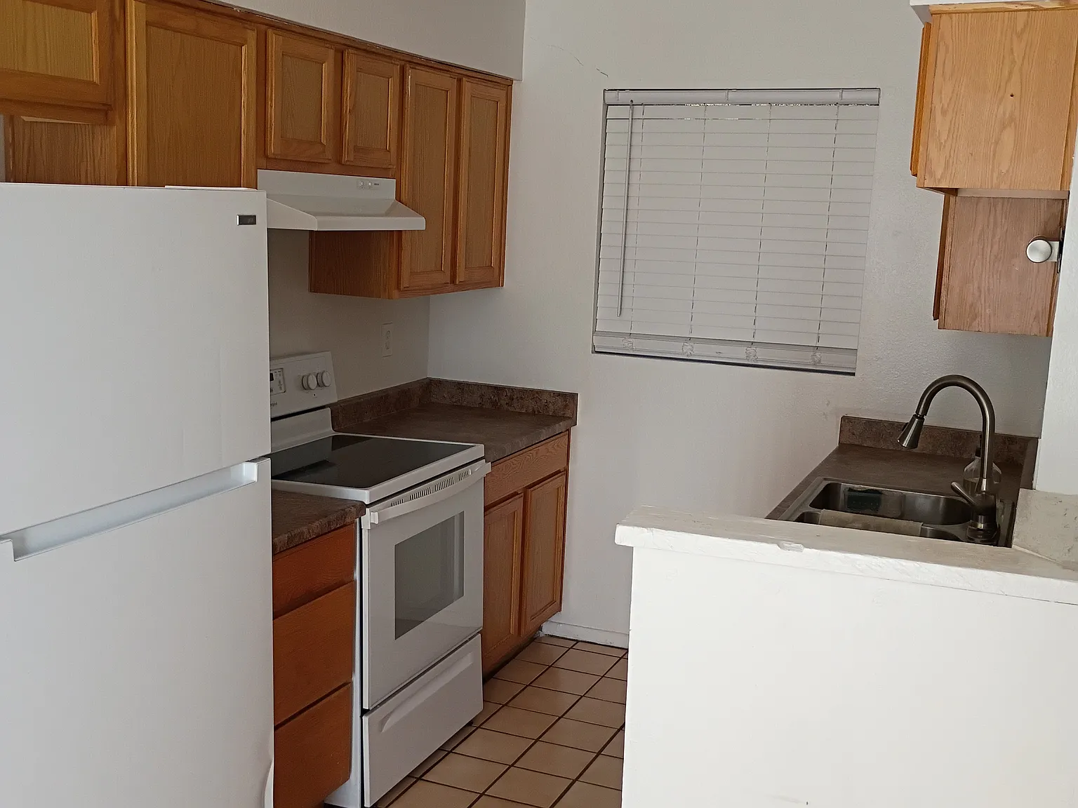 2 bed, 976 sqft, $1,495 — Photo 1