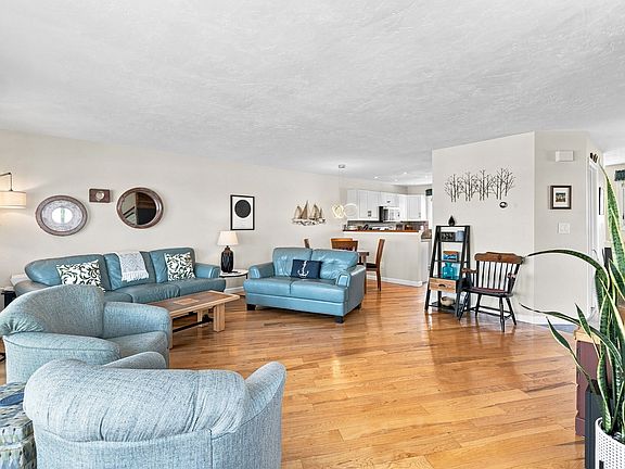 4th image of 700 Shore Dr Unit 1001