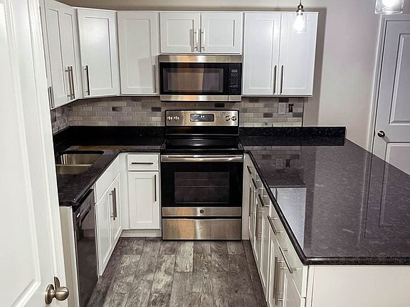 4th image of 463-465 Whalley Ave #V
