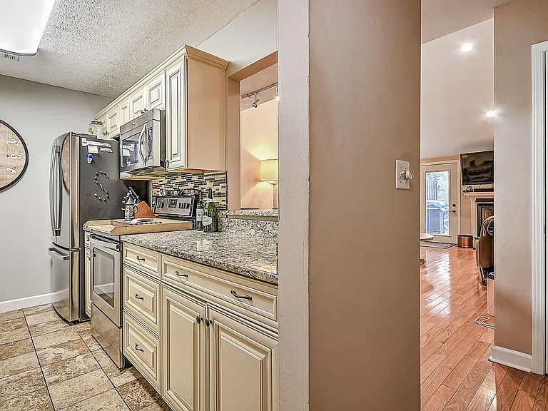 780 Hamilton Rd #F8 — Photo 21