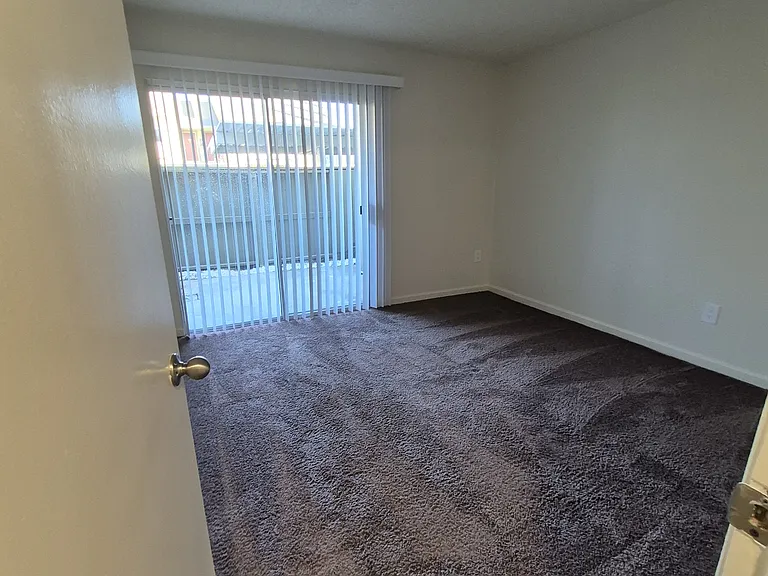 Foxworth Apartments — Photo 37