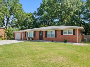 55 Harmon Dr, Lebanon, IL 62254