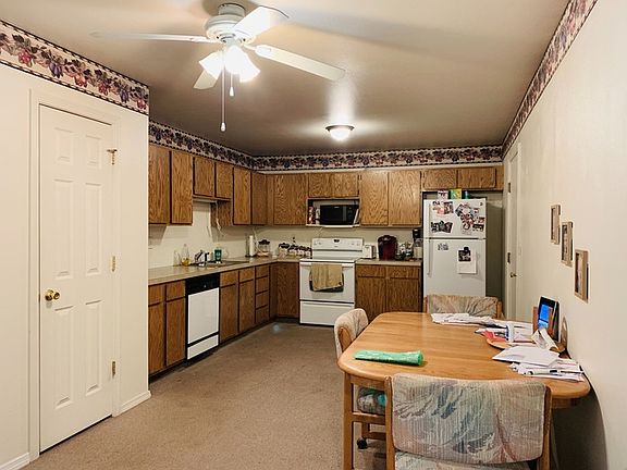 2nd image of 1923 Almond Ave