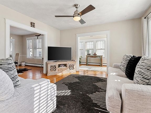 3rd image of 178 Norfolk Ave Unit 178