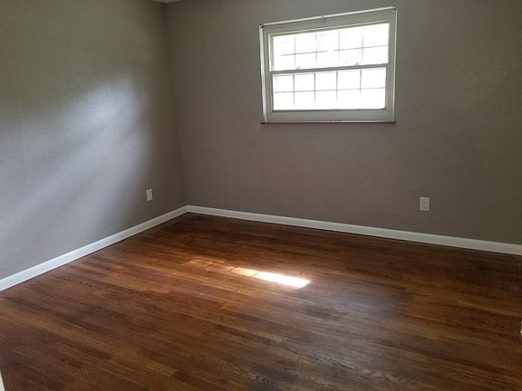 5th image of 525 N Lilly Dr
