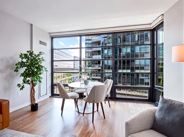 580 Washington St #10F, Boston, MA 02111