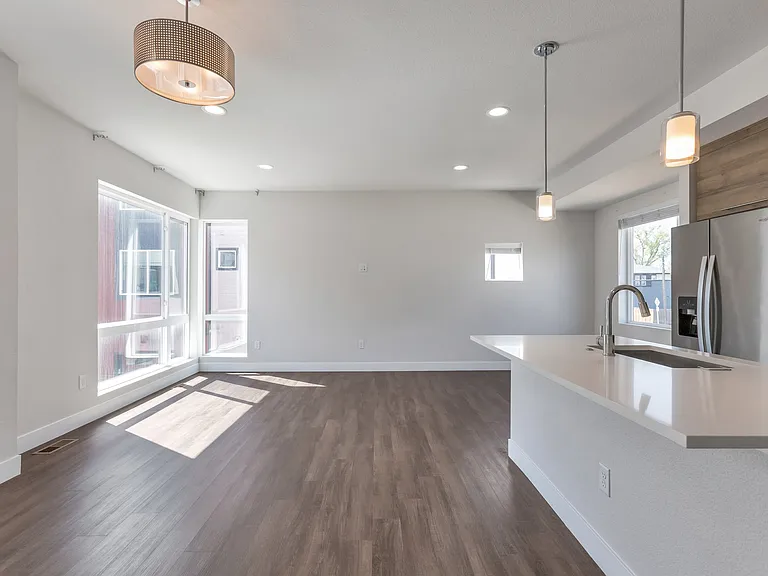 5634 W 10th Pl — Photo 8