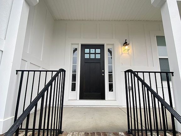 5th image of 1088 River Oaks Blvd