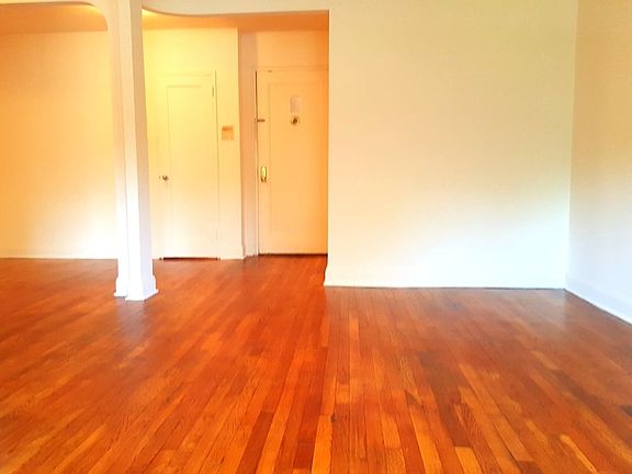 2nd image of 13510 Grand Central Pkwy APT 401