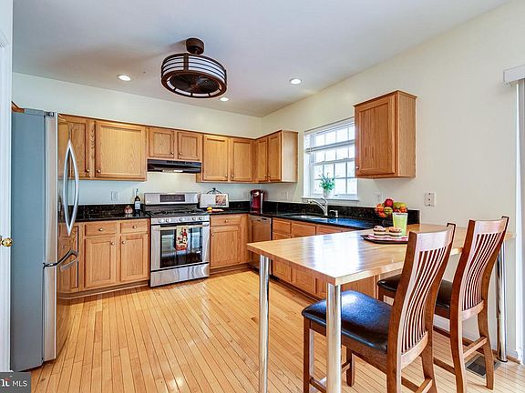 3rd image of 7339 Ardglass Dr