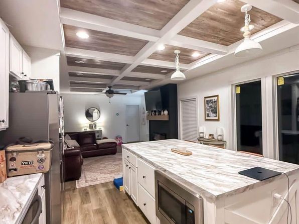 4827 Crochet Ln