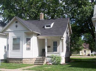 446 9th Ave SW, Cedar Rapids, IA 52404