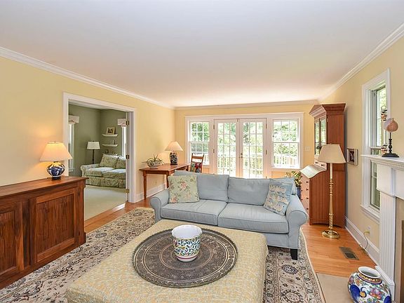4th image of 310 Huntington Dr