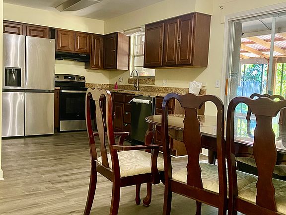 4th image of 11673 Starfish Ave
