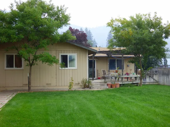 12070 Oak Mill Dr, Fort Jones, CA 96032