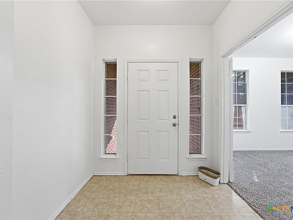 4th image of 817 Snow Bird Dr
