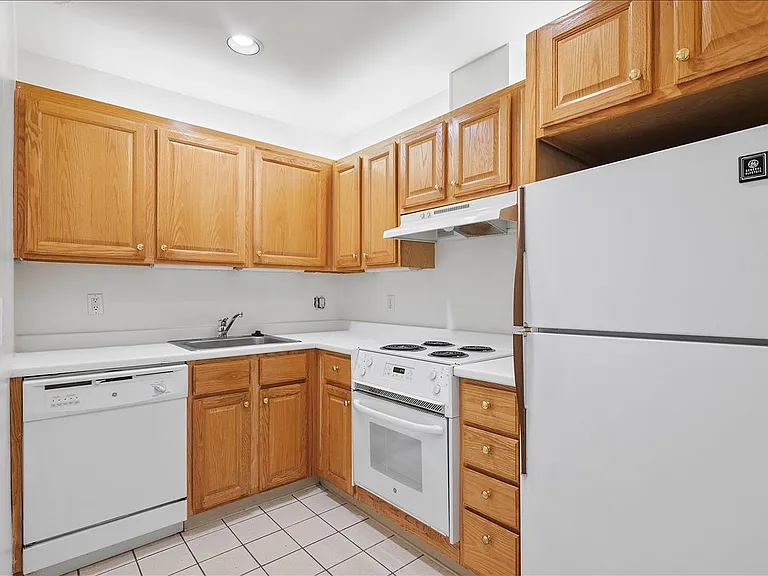 260 Shady Ave #12 — Photo 5