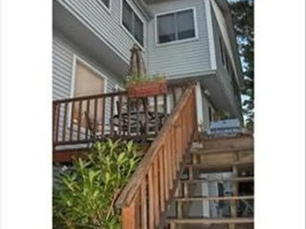 9 Half Crown Cir, Ashland, MA 01721