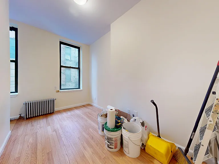 13 E 7th St #1 — Photo 11
