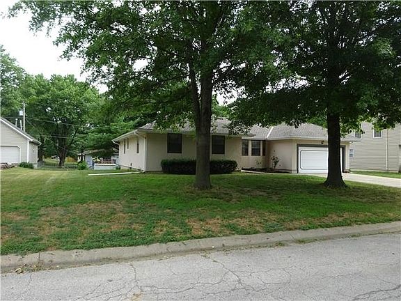 3rd image of 9930 Parkview Ave