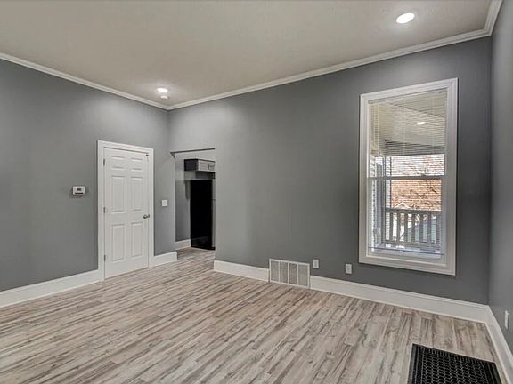 4th image of 534 S 30th St APT 1