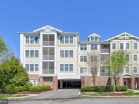 3rd image of 31568 Winterberry Pkwy Unit 202