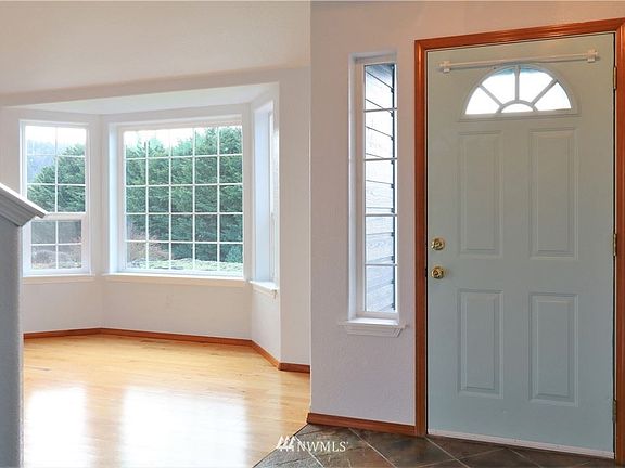 3rd image of 17941 Desimone Ct SW