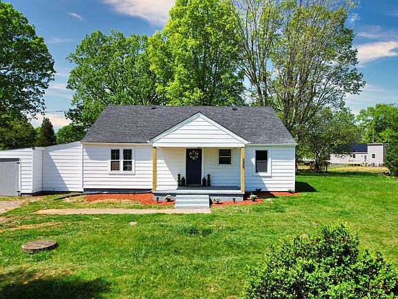 3rd image of 332 Jefferson Manor Dr