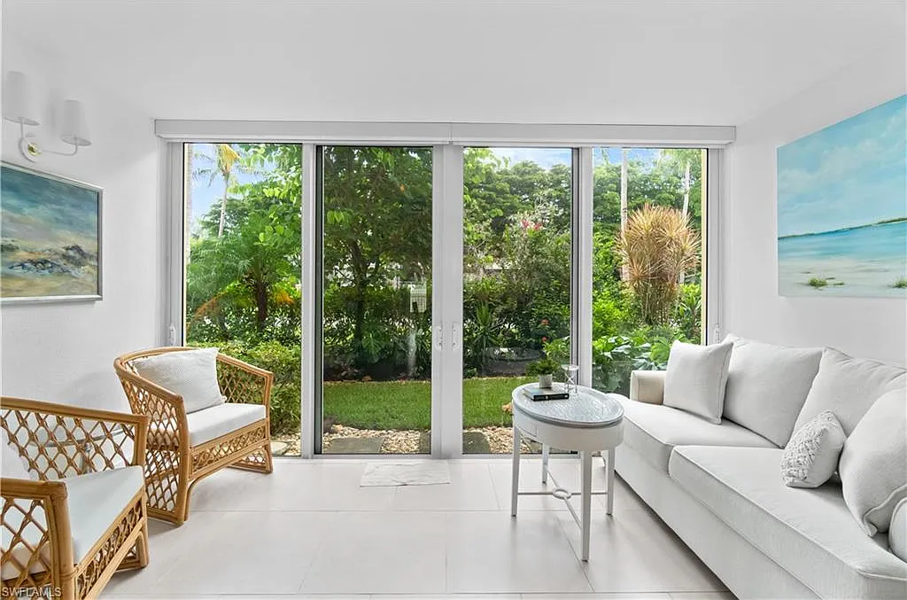 2 bed, 2.0 bath, 1142 sqft, $9,500 — Photo 3