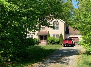 3133 Robert David Dr, Tobyhanna, PA 18466