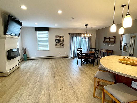 2nd image of 464 Franklin Ave Floor 2