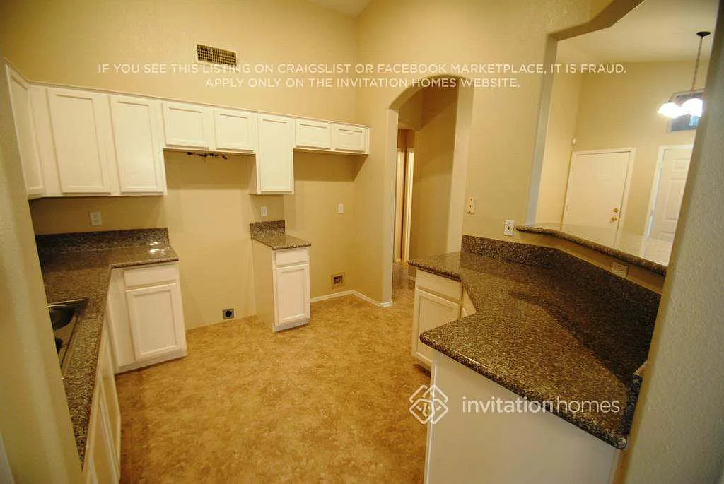 2026 N 90th Ln Phoenix, AZ 85037 — Photo 3