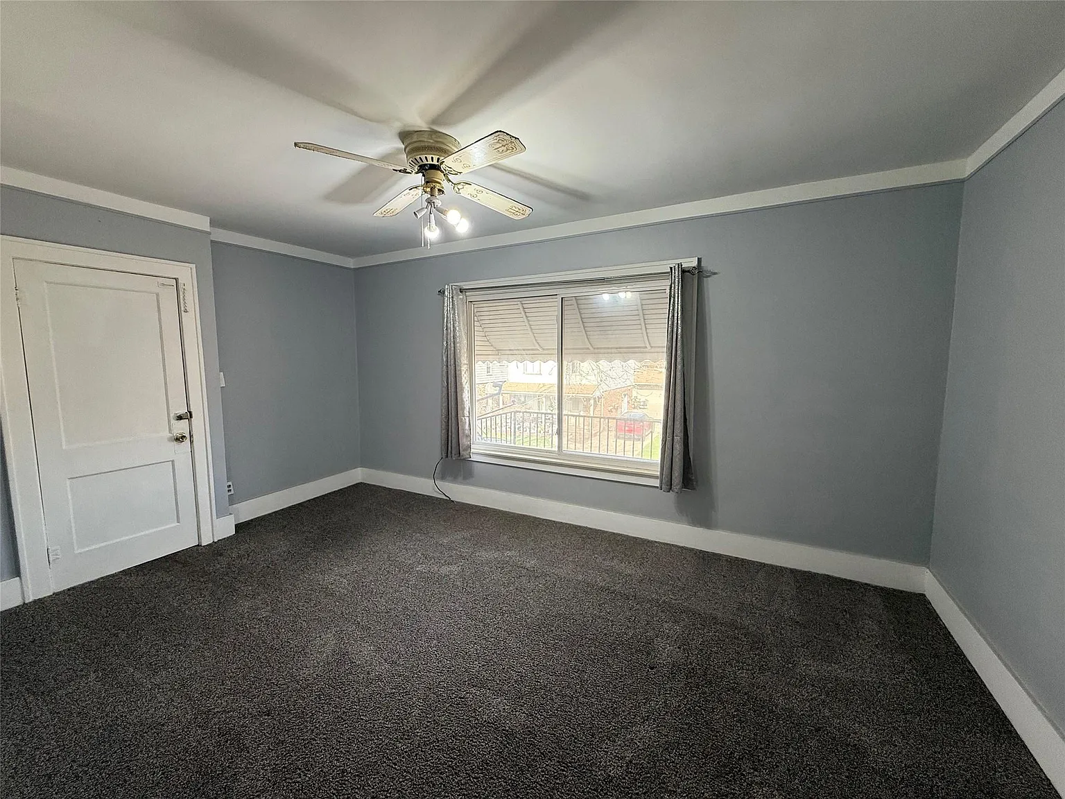 2 bed, 1.0 bath, 950 sqft, $1,150 — Photo 2
