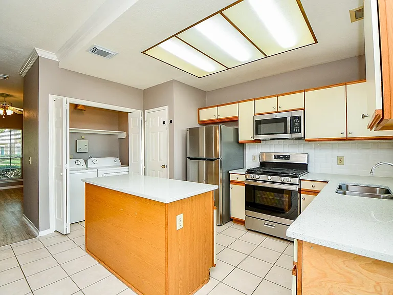 2930 Grants Lake Blvd #407 — Photo 7