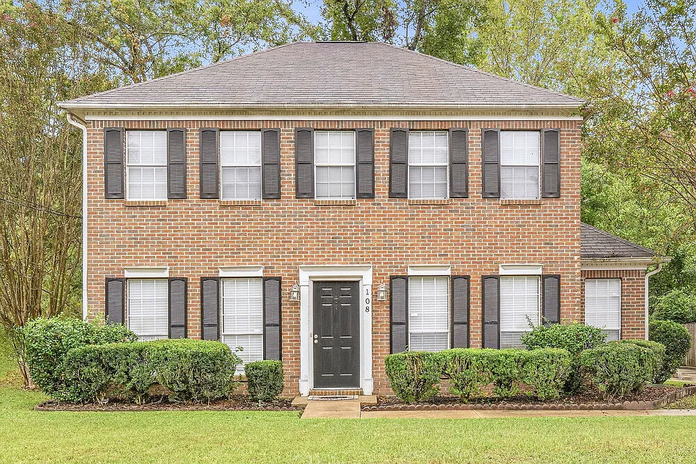 3 bed, 2.5 bath, 1560 sqft, $1,840 — Photo 1