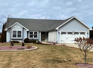 8952 Maplecrest Dr, Racine, WI 53406