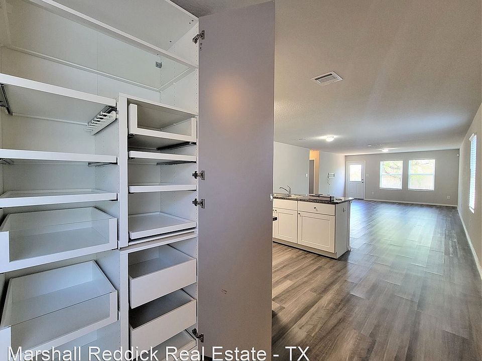 1st image of 5926 Lady Ln